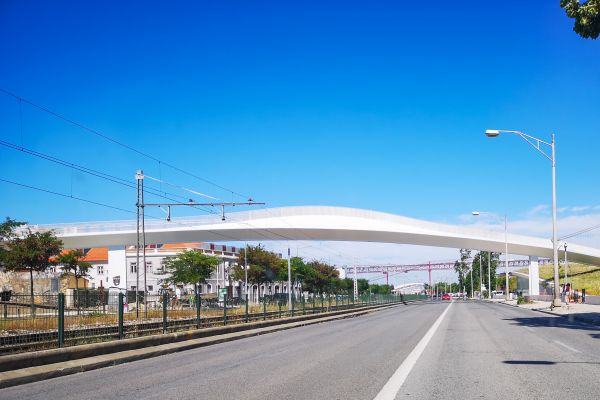 MAAT Pedestrian Bridge