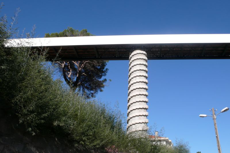 Pont piétonnier sur la Ribeira da Carpinteira