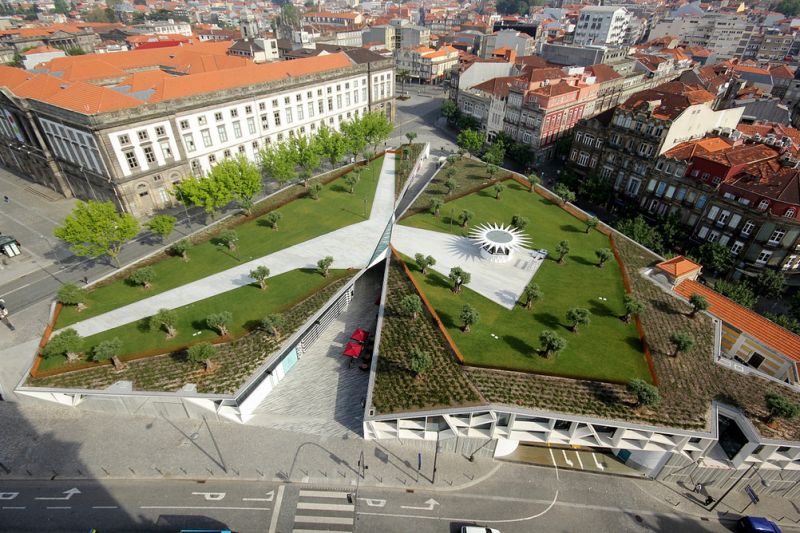 Parque de Estacionamento das Praças Gomes Teixeira, Carlos Alberto e Clérigos