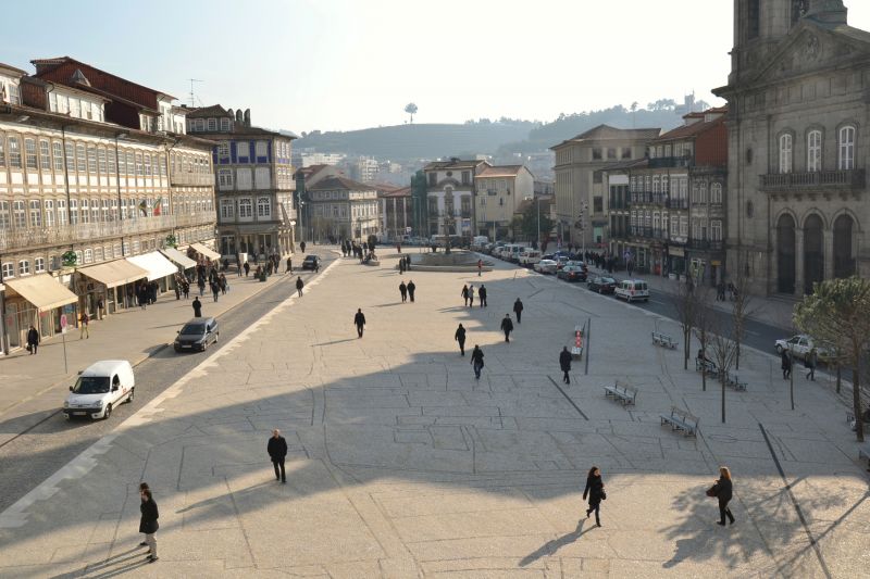 Requalification urbaine de Place du Toural, Route S. Dâmaso et Rue Sto António