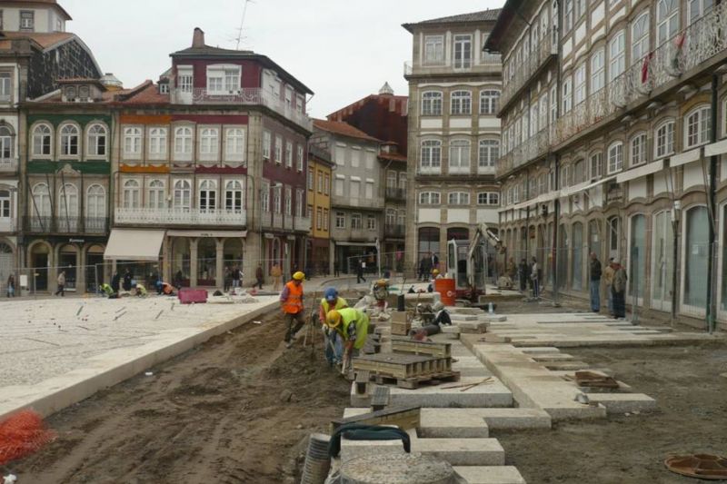 Requalification urbaine de Place du Toural, Route S. Dâmaso et Rue Sto António