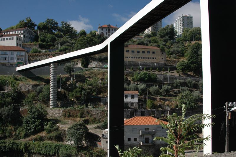 Pedestrian Bridge over the Ribeira da Carpinteira