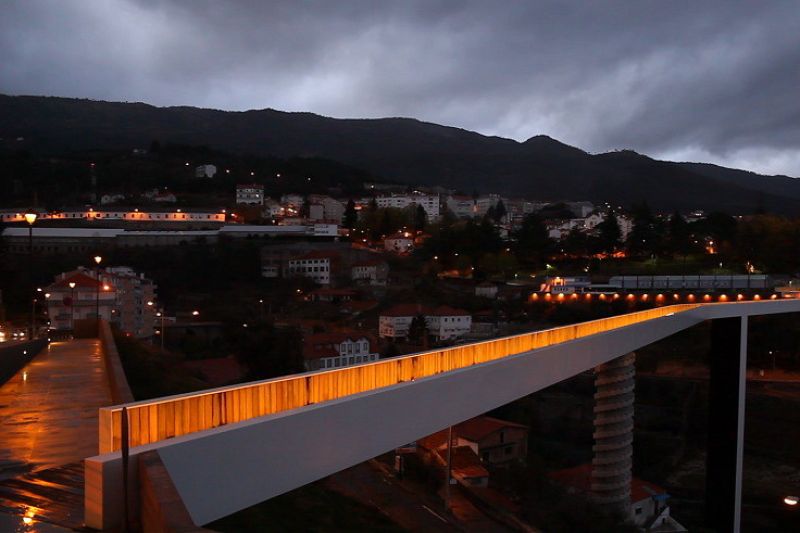 Pedestrian Bridge over the Ribeira da Carpinteira