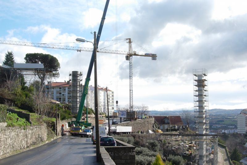 Pont piétonnier sur la Ribeira da Carpinteira