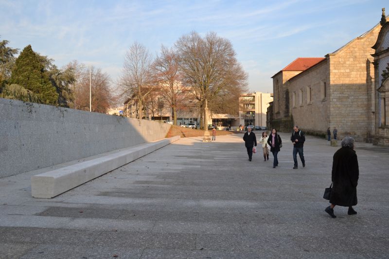 Requalification urbaine de Place du Toural, Route S. Dâmaso et Rue Sto António