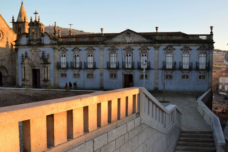 Requalificação Urbanística da Praça do Toural, Alameda de S. Dâmaso e Rua Sto António