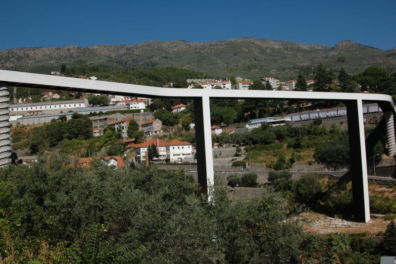 Pont piétonnier sur la Ribeira da Carpinteira