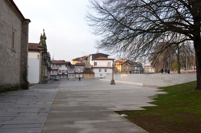 Requalificação Urbanística da Praça do Toural, Alameda de S. Dâmaso e Rua Sto António