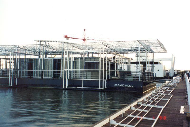 Floating Restaurant 