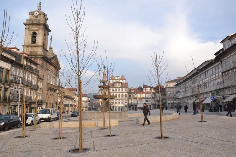 Requalification urbaine de Place du Toural, Route S. Dâmaso et Rue Sto António