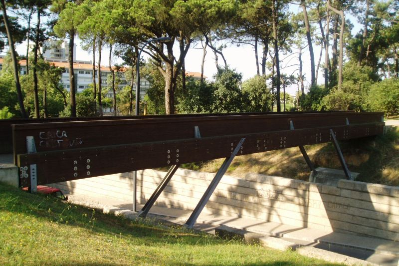 3 Pedestrian Bridges in Parque da Pasteleira