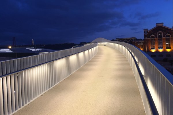 Ponte Pedonal e Ciclovia do MAAT