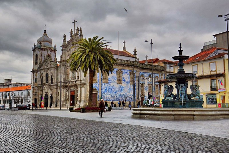 Parque de Estacionamento das Praças Gomes Teixeira, Carlos Alberto e Clérigos